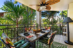 Outdoor dining - Kona Makai 5-101: Ground Floor,1 bedr/2 bathr with Huge Lanai & Ocean Views! (Kailua Kona)