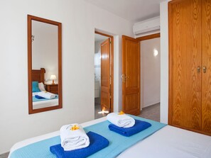 Bedroom - Chalet "Casa Hector" 300m vom Strand und Schwimmbad entfernt by Interhome (Cala d'Or)