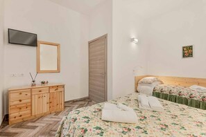 2 chambres, fer et planche à repasser