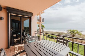 Outdoor dining - 204E A Beautiful 3 bedroom/3 bath unit (Orange Beach)