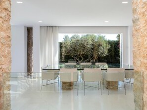 Dining - Villa Zelmar Ruhe und Privatsphäre in Cala Conta by Interhome (Cala Bassa)