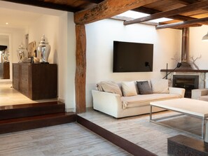 TV - Villa Calyssa in Ibiza Privater Pool Meerblick by Interhome (Ibiza/Sant Joan Bautista)