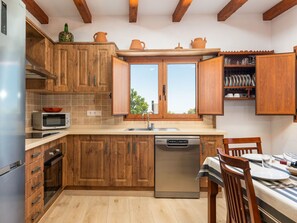 Refrigerador, microondas, horno y lavavajillas 