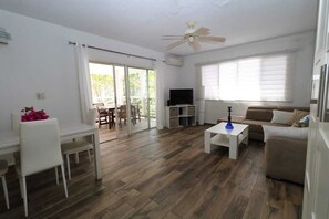 Living area - Blue Sail Apartments - 1 bedroom apartments (sint maarten)