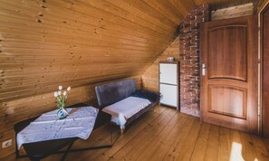 House - Holiday Home With Private Pond, Jacuzzi and Sauna (Lipusz)