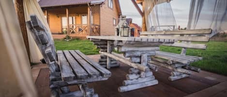 House | Outdoor dining