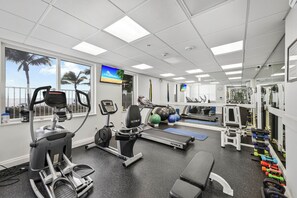 Fitness facility - Luxury Beachfront Living | Gulf Shore Boulevard (Naples)