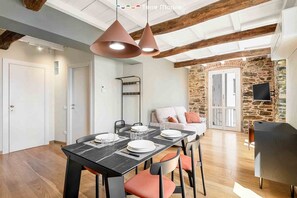 Dining - If you are looking for a modern, welcoming place in a strategic position in the heart of the Cinque Terre, the Lover's Lane 1 apartment in Riomaggiore is the perfect choice for you!Modern and fully furnished and renovated apartment, next to the Riomaggio (Riomaggiore)