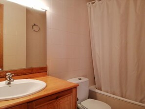 Towels - "Falcó 7 by Interhome (Caldes de Boi)
