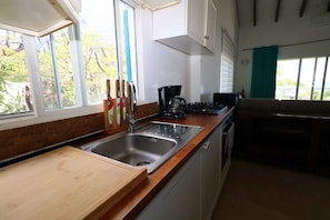 Private kitchen - Blue Sail Apartments - Two bedroom apartments (sint maarten)