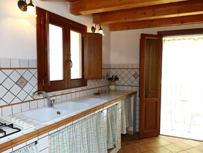 Fridge, cookware/dishes/utensils - Terrazza Vittorio by Interhome (Cefalù)