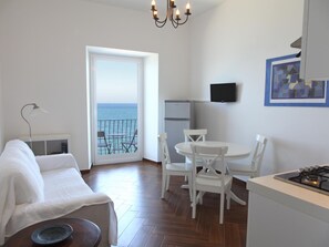 TV - Giudecca-Balkon by Interhome (Cefalù)