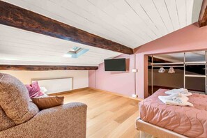 1 bedroom, iron/ironing board - If you are looking for a modern, welcoming place in a strategic position in the heart of the Cinque Terre, the Lover's Lane 2 apartment in Riomaggiore is the perfect choice for you!Modern and fully furnished and renovated apartment,next to Riomaggiore st (Riomaggiore)