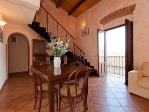 Dining - Terrasse des Zentrums by Interhome (Cefalù)