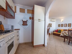 Refrigerador, microondas, horno y lavavajillas 