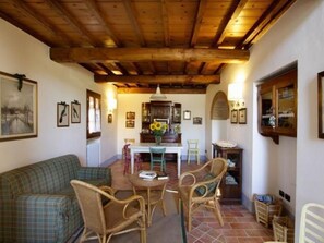 Living area - Schönes Ferienhaus in Gambassi Terme mit Private by Interhome (Castelfalfi)
