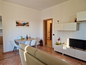 TV - Casa Ninni bei Holiday World by Interhome (Genova)