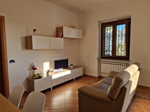 TV - Casa Ninni bei Holiday World by Interhome (Genova)