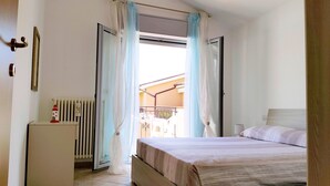 Room - RC2 "Appartamento Vittoria" by Interhome (Roseto degli Abruzzi)