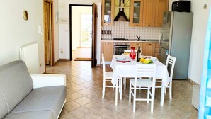 TV - RC2 "Appartamento Vittoria" by Interhome (Roseto degli Abruzzi)