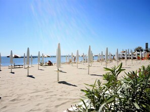 Beach - INDIANA 20 by Interhome (Comacchio)