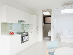 Frigorifero, microonde, forno, lavastoviglie