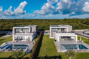Exterior - New! Luxury Villa Lumina & Solena two heated pool 50 m2 family bbq (Paradiz)