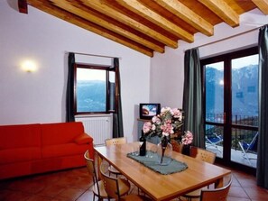 Interior - Drei-Zimmer-Wohnung mit Garten by Interhome (Manerba)