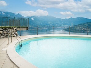 Pool - Serafino - Terrasse und Pool am Iseosee by Interhome (Fonteno)
