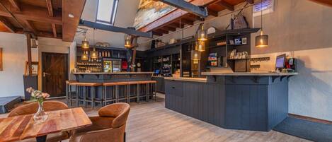 Bar (in der Unterkunft)