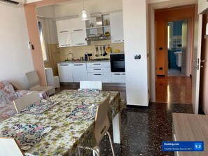 Dining - Wohnung mit Meerblick by Interhome (Albisola)