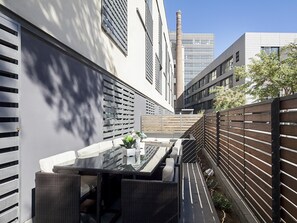 Outdoor dining - Großes Strand-Loft mit Terrasse by Interhome (Barcelona)