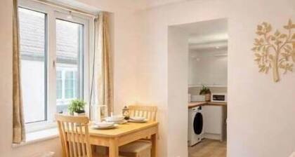 cozy one-bed apartment in the heart of Penzance