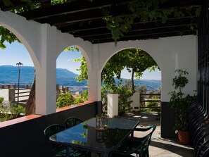 Outdoor dining - Gemütliches Haus in Anlage mit Schwimmbad in Válor by Interhome (Valor)