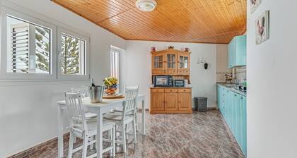 Home2Book Cozy Rural House with Terrace and Views