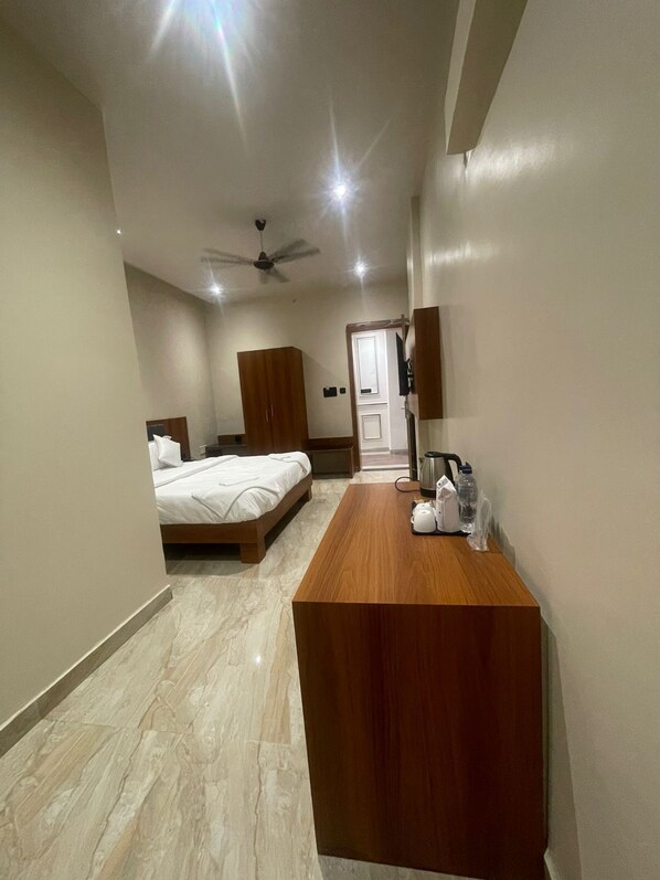 Deluxe Double or Twin Room, 1 King Bed, Air conditioning, Executive Level | Desk, laptop workspace, iron/ironing board, free WiFi - Shreeja Central (Bhawanipatna)