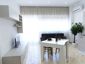 Dining - Balcone Giglio by Interhome (Cefalù)