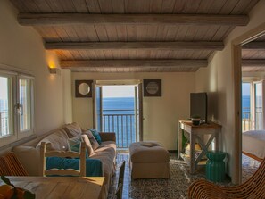 TV - Charmante Wohnung in Cefalù mit Terrasse by Interhome (Cefalù)