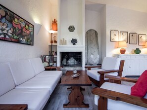 Fireplace - Schöne, neu renovierte Villa direkt am Strand in Costa Rei by Interhome (Costa Rei)