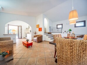 Dining - Schöne moderne Villa in privater Lage, umgeben von üppiger Natur by Interhome (Costa Rei)