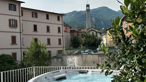 Bain à remous extérieur