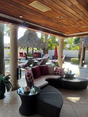 Terrace/patio - Luxsurgey:1BedroomTropicalOasisResidenceZip33165 (Miami)