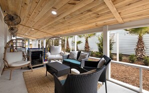Terrace/patio - Seashellin' - Short walk to beach (Panama City Beach)