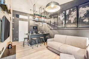 Living area - Splendid Holiday Home in the Heart of Riomaggiore with Sea View TerraceLocated in the historic center of Riomaggiore, a few steps from the station and the best restaurants and bars in the village, this holiday home is the ideal choice for those who want  (Riomaggiore)