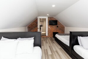 5 bedrooms, iron/ironing board, free WiFi