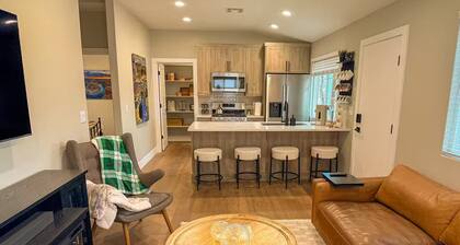 Walk to Downtown St. George - 2BD Zion & Snow Canyon Retreat