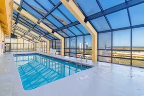 Pool - Charming condo in quaint Myrtle Beach perfect for your getaway (Myrtle Beach)