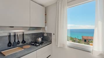 Frigorífico y lavavajillas