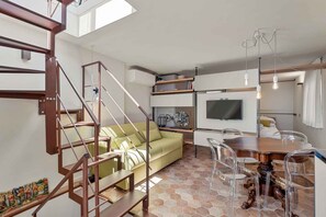Interior - MareAmore – Your refuge overlooking the Cinque TerreWelcome to MareAmore, a delightful holiday home located in Volastra, a picturesque panoramic town in the municipality of Riomaggiore, immersed in the tranquility and breathtaking beauty of the Cinque  (Volastra)
