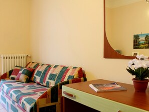 TV - Schöne Wohnung in Albisola Superiore by Interhome (Albisola)